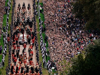Cortejo fúnebre de la reina Isabel II, el 19 de septiembre de 2022 en Windsor.