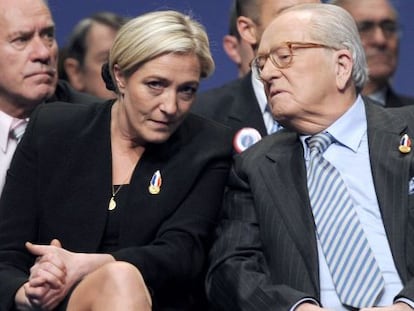 Marine Le Pen y su padre, Jean-Marie Le Pen, en una imagen de 2011.