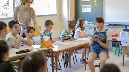 Alumnos un aula de un colegio de Vila de Cruces (Pontevedra).