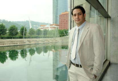 El psicólogo Alberto Apicella, ayer poco antes de pronunciar su conferencia en el Palacio Euskalduna de Bilbao.