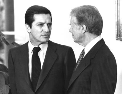 Adolfo Suárez visitó en un par de ocasiones a Jimmy Carter, en los que trató temas de actualidad en aquel momento, como la invasión soviética de Afganistán, las crisis de Irán o de Oriente Próximo. En 1980, Carter y Suárez, eran partidarios de reforzar la seguridad occidental.