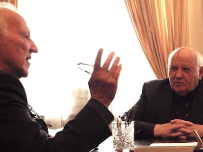 Werner Herzog y Míjail Gorbachov, en el documental.