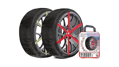 Correntes de neve para um carro em um fundo branco.