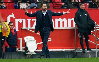 Machín, en el partido del Sevilla ante el Girona. 