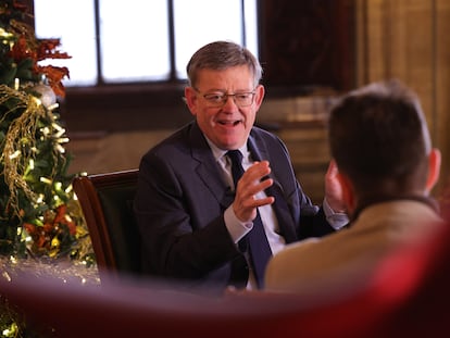 El president de la Generalitat, Ximo Puig, durante un momento de la entrevista.