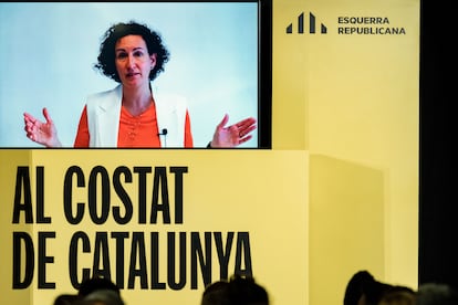 La secretaria general de ERC, Marta Rovira, participa por videoconferencia en el acto de campaña electoral que el partido el 29 de abril en Girona.