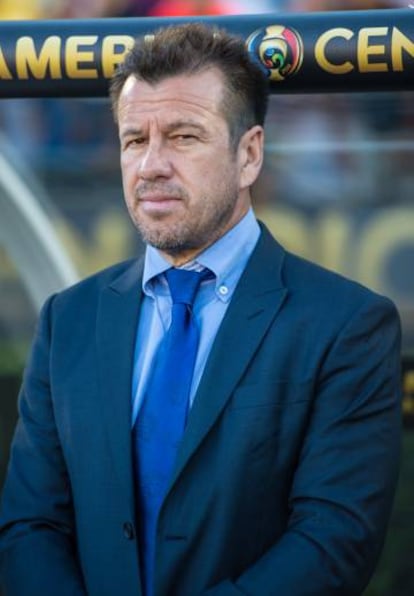 Dunga, en el banquillo de Brasil en la Copa América 2016.