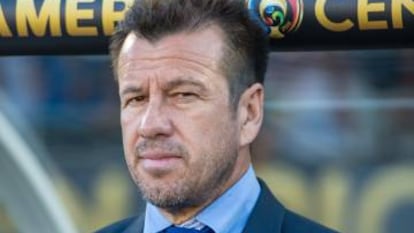 Dunga, en el banquillo de Brasil en la Copa América 2016.