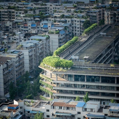 West Village, 2015, China. Este barrio-pueblo mezcla infraestructuras pblicas, vivienda y paisaje para demostrar que la densidad y el espacio pblico no estn re?idos.