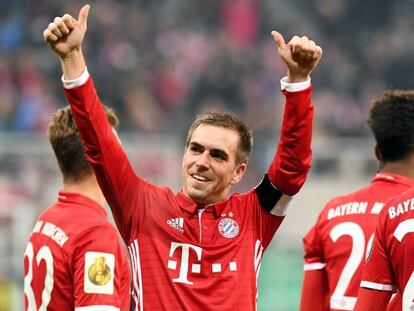 Phillipp Lahm celebra este martes la victoria del Bayern (1-0) frente al Wolfsburgo.