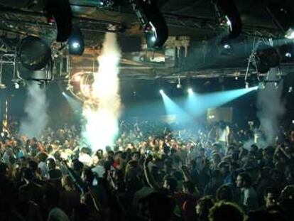 Fiesta de Nochevieja en una discoteca de Madrid.