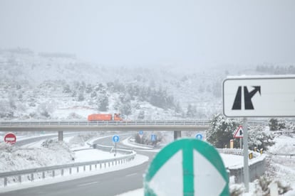 Neu a l'AP-2 a la Conca de Barberà. 