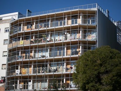 La cooperativa de viviendas La Borda, en Barcelona, ganadora del premio de arquitectura emergente Mies Van der Rohe.