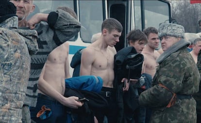 Fotogramas de la película 'Donbass', del cineasta ucraniano Sergei Loznitsa.