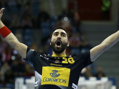 Valero Rivera celebra un gol contra Croacia.