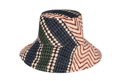 Bucket hat reversible con estampado afro de Babbaki (29,90 €).