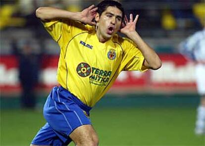 Riquelme celebra un gol a la Real Sociedad.