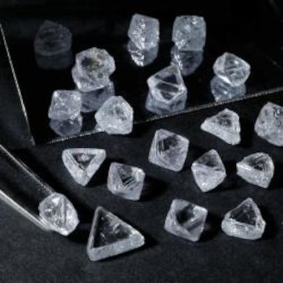 Selección de diamantes en bruto de De Beers