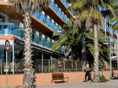 Un hotel a la platja de Fenals a Lloret de Mar.