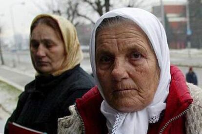 Dos residentes de Srebrenica, ante el tribunal para crímenes de guerra de Belgrado.