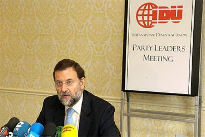 Rajoy, durante una rueda de prensa en Washington en el marco de la reunión la Unión Democrática Internacional.