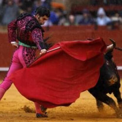 El torero Morante de la Puebla en una corrida en la Feria de Sevilla