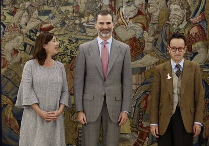 Francina Armengol, el Rey y Joan Punyet Miró en La Zarzuela