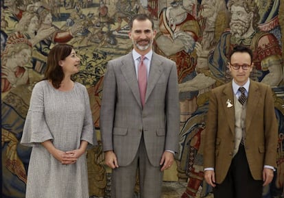 Francina Armengol, el Rey y Joan Punyet Miró en La Zarzuela