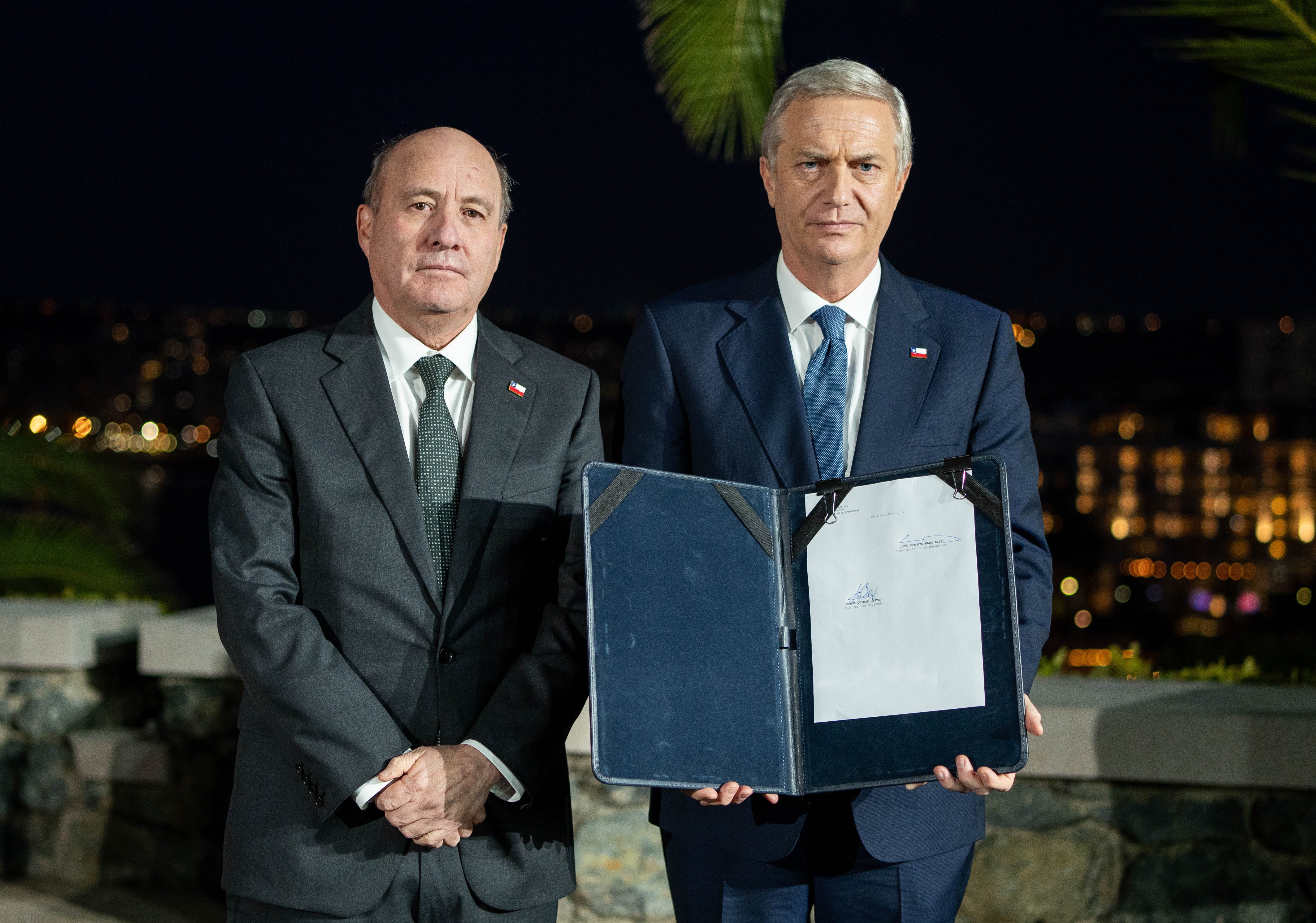 Kast pide al Congreso aumentar el endeudamiento fiscal en 6.200 millones de dólares adicionales para 2026