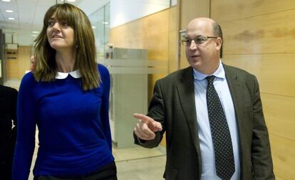 Mendia y Calparsoro, tras la reunión que mantuvieron ayer en la sede del Tribunal Superior de Justicia en Bilbao.