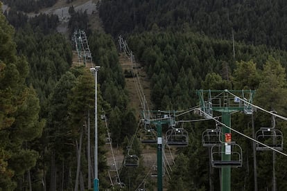 Las pistas de esquí de La Masella (Girona), sin nieve. 