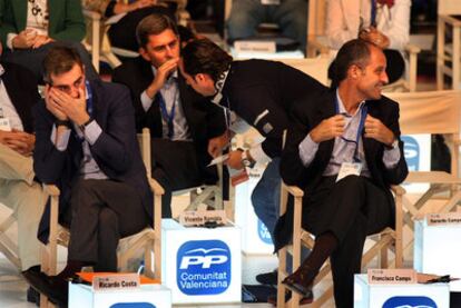 Ricardo Costa, Vicente Rambla, Álvaro Pérez, also known as <i>El Bigotes,</i> and Valencia regional leader Francisco Camps, at a Popular Party event in 2008.