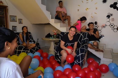 Los jóvenes venezolanos pasaron más de cuatro meses en una prisión de El Salvador por presunta pertenencia a la banda Tren de Aragua.