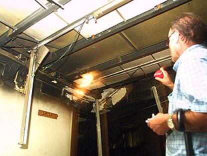 Estado en el que quedó el interior de la Casa del Pueblo de Rentería (Guipúzcoa) tras el incendio.