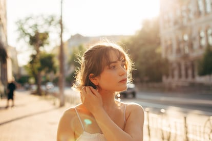 Durante las vacaciones, la soledad no deseada en personas vulnerables puede incrementar la sintomatología ansiosa o depresiva al activar sentimientos de vacío, de inutilidad o de desesperanza.