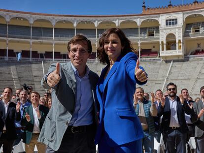 El alcalde de Madrid, José Luis Martínez-Almeida y la presidenta de la Comunidad de Madrid, Isabel Díaz Ayuso, el pasado 13 de abril en Las Ventas.