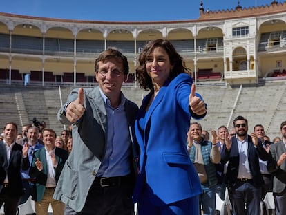 El alcalde de Madrid, José Luis Martínez-Almeida y la presidenta de la Comunidad de Madrid, Isabel Díaz Ayuso, el pasado 13 de abril en Las Ventas.