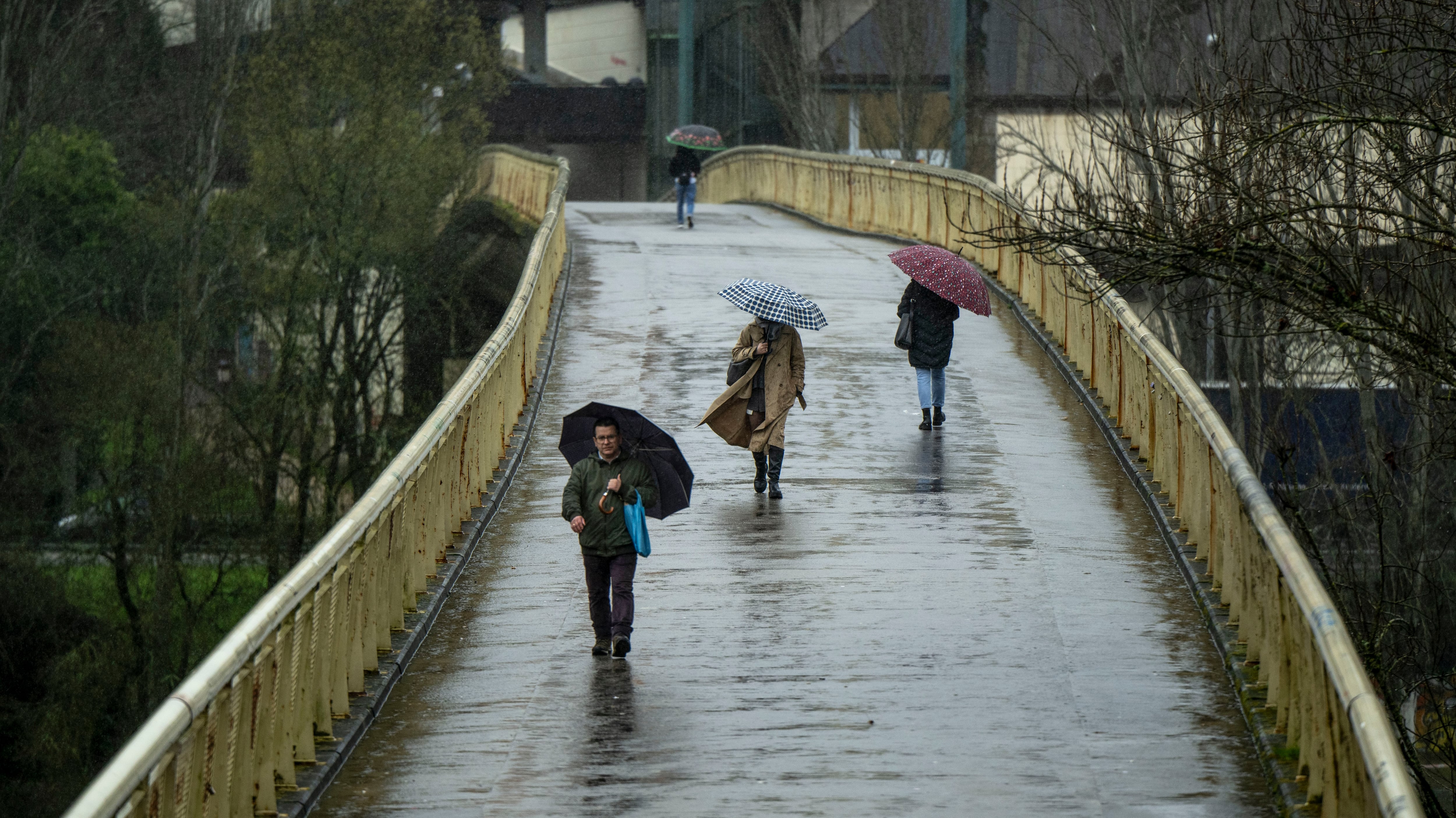 La semana comienza con lluvias persistentes en el norte peninsular