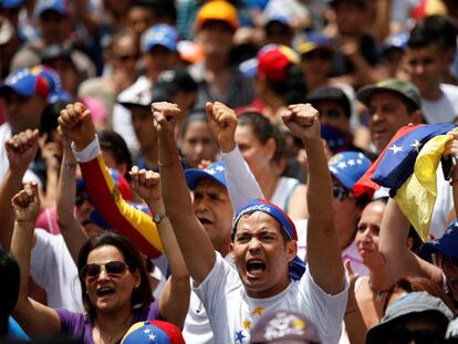 Manifestantes da oposição em um protesto em Caracas.
