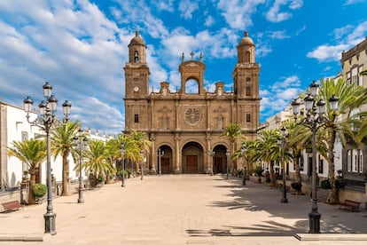 37. Palmas, Las: Plaza de Santa Ana.