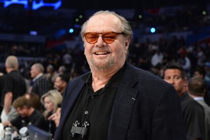 Jack Nicholson – Los Ángeles Lakers han sido el gran amor en la vida del legendario actor y en cada uno de sus rodajes el intérprete reclamaba que se le dejara acudir a cada partido como local del equipo de baloncesto (su asiento a pie de pista es un icono de la NBA). También prohibió que cualquier miembro del equipo técnico luciera prendas con el logo de su rival más enconado de la liga, los Boston Celtics.