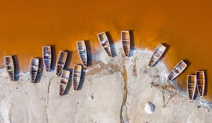 Embarcaciones en la costa de Senegal.