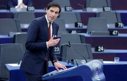 Wopke Hoekstra, comisario de Acción Climática, durante un debate en el Parlamento Europeo, en Estrasburgo.