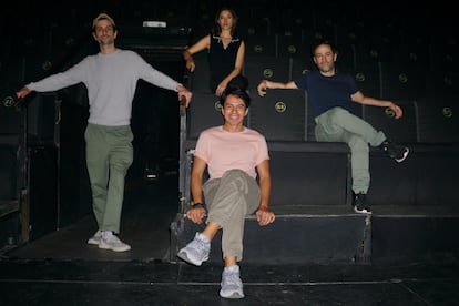 Guillermo Logar, Daniel Fuentes Lobo, Eli Nassau y Fernanda Valencia en el Foro Shakespeare un día antes del estreno de su obra 'Tape'.