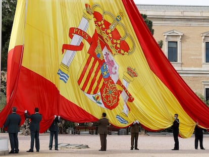 Izado solemne de bandera por la festividad de San Isidro en la plaza madrileña de Colón, el pasado 15 de mayo.