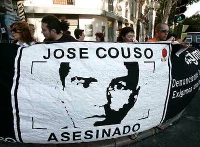 Protesta por el asesinato de Couso ante la Embajada de EE UU en Madrid el pasado 7 de julio.