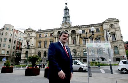 Juan Mari Aburto, este jueves delante del Ayuntamiento de Bilbao.