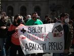 20/03/21 En la imagen, manifestantes en plaza Sant Jaume.
Manifestacion por una ley que garantice la vivineda convocada por colectivos por el derecho a la vivienda como el sindicacato de inquilinos o la plataforma de afectados por las hipotecas (PAH). Barcelona, 20 de marzo de 2021 [ALBERT GARCIA] 
