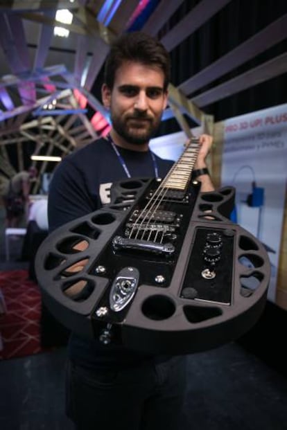 La guitarra elèctrica d'entresD.