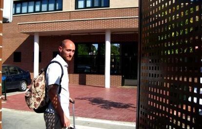 El activista del 15-M Carlos Cano ingresa en prisión